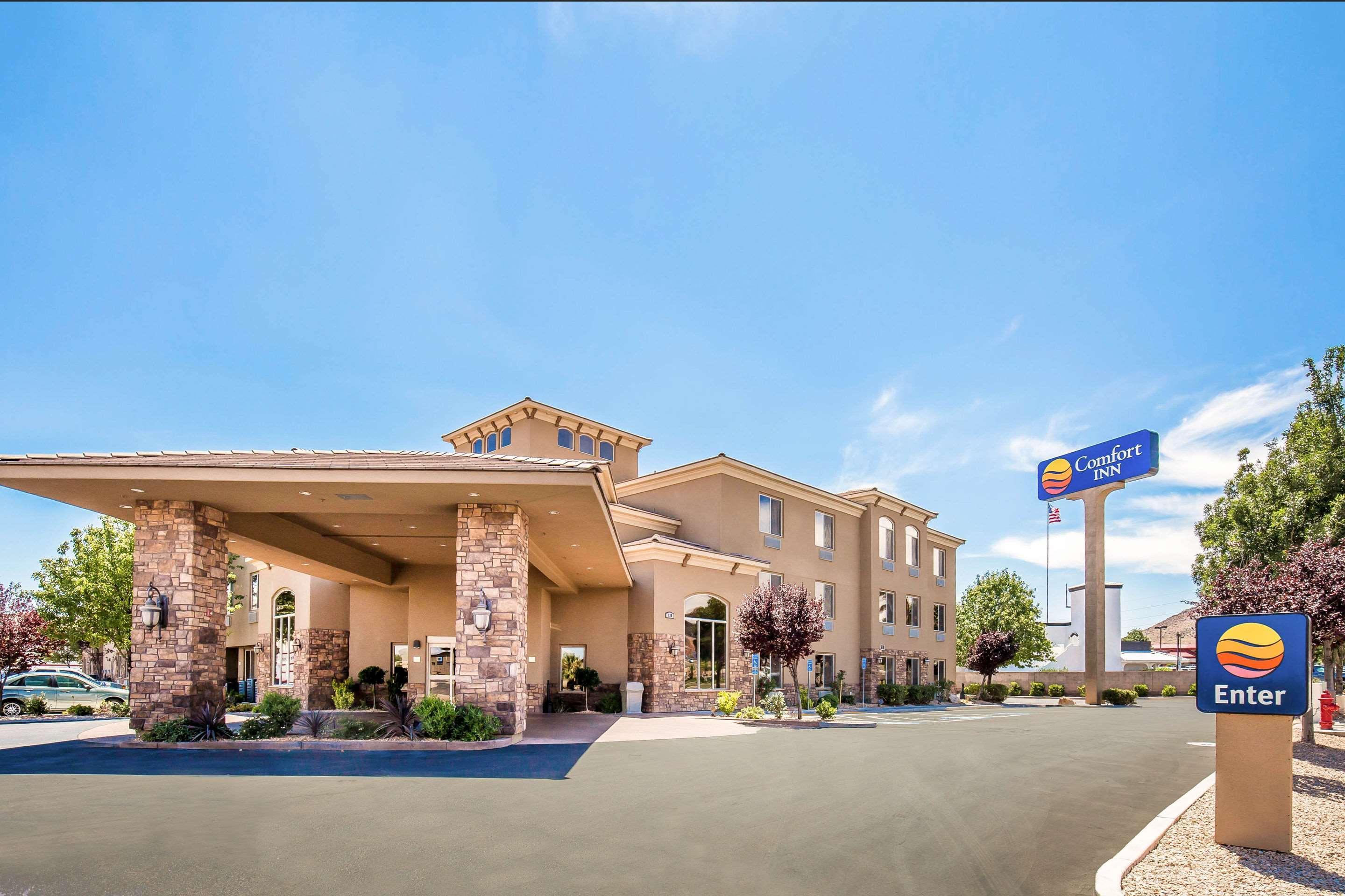 Comfort Inn at Centro de Convenciones Saint George Exterior foto